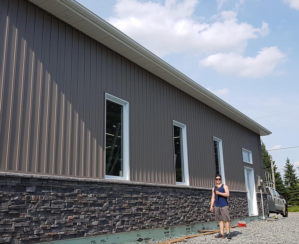 Glass installation work in Timmins